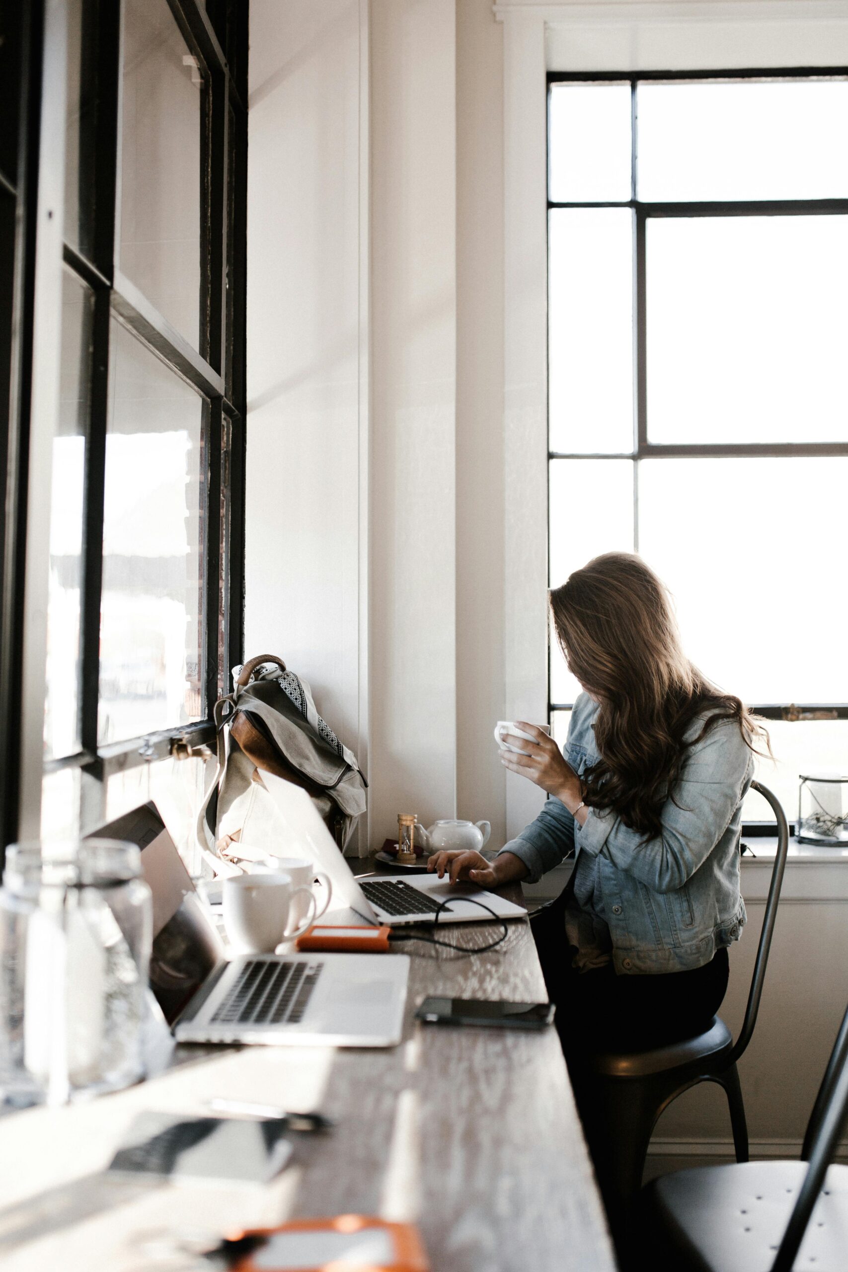 #8M “La importancia de la mujer en la era digital”